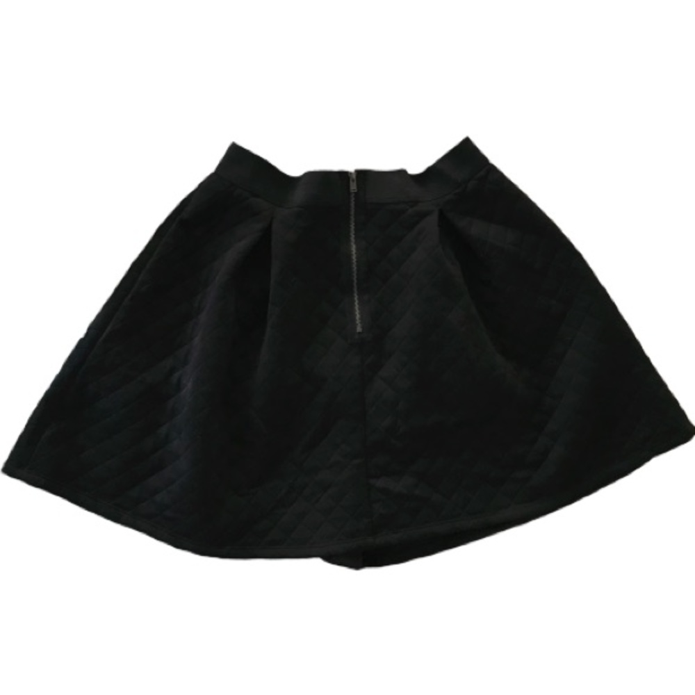 XHILARATION Black Quilted Mini Skirt With Zipper